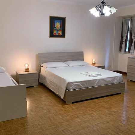 Hotel Fiordiluna, Nel Cuore Di Brescia Esterno foto