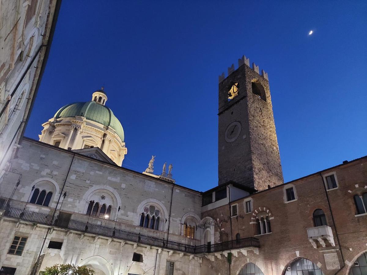 Hotel Fiordiluna, Nel Cuore Di Brescia Esterno foto