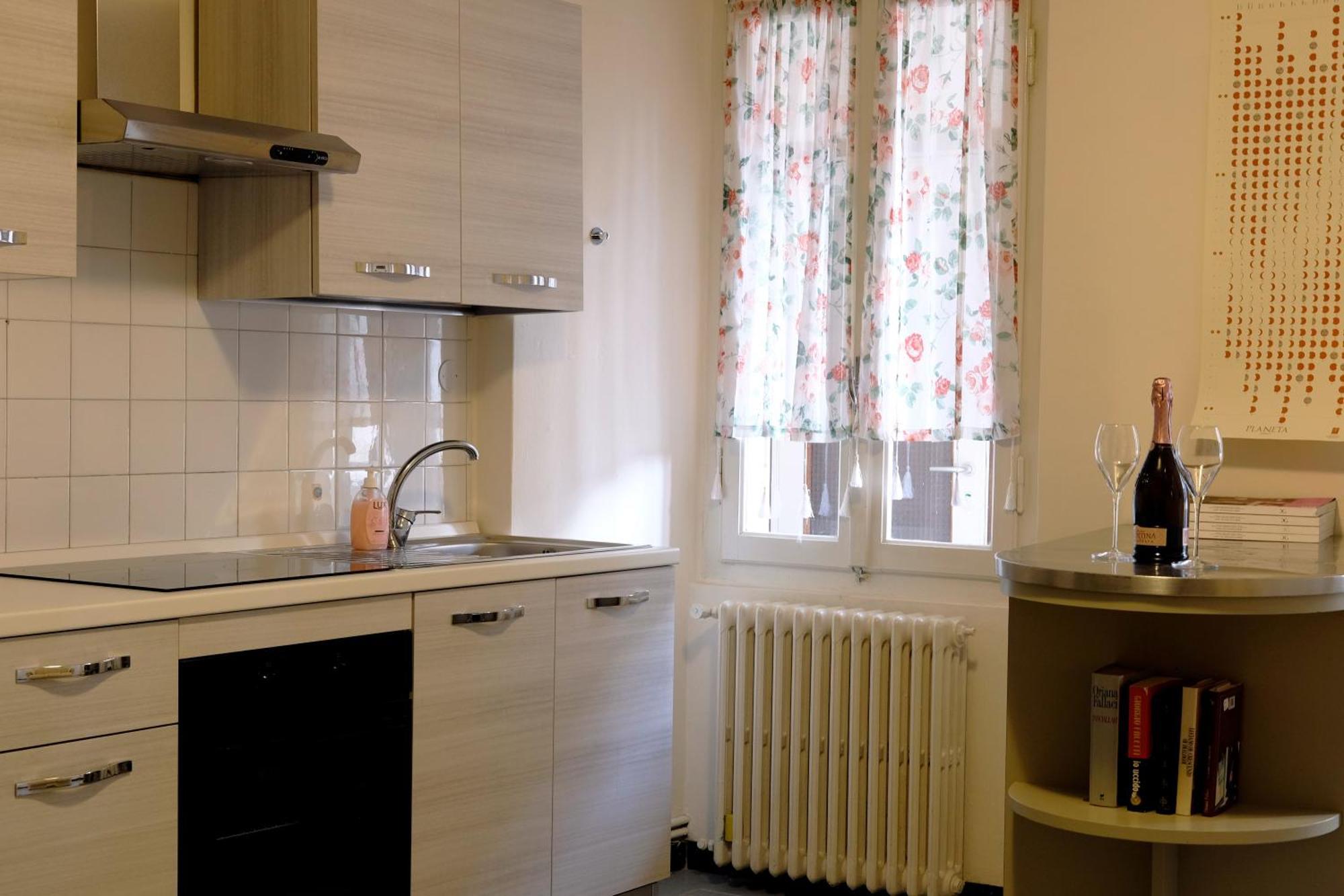 Hotel Fiordiluna, Nel Cuore Di Brescia Esterno foto